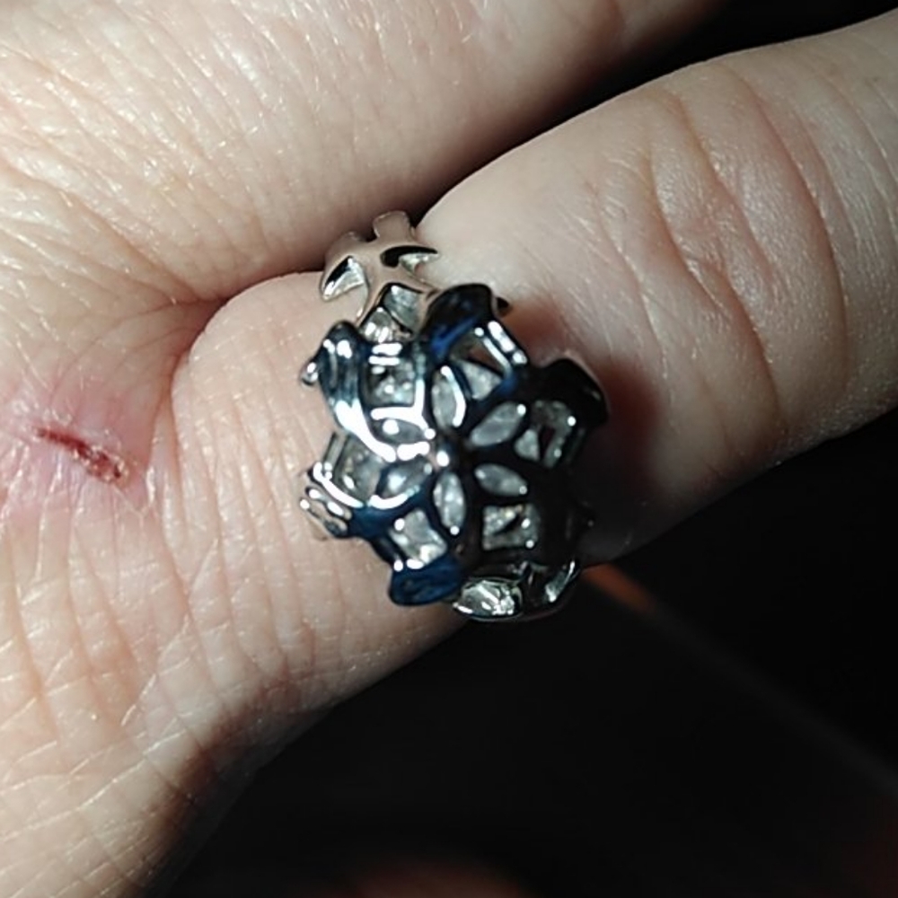 Ring - Picture 3 of 4